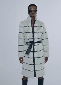 Abrigo pelo detalle efecto piel |  COLECCIÓN LOLA | Lola Casademunt