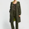Anorak acolchado con capucha