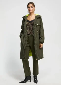 Anorak acolchado con capucha