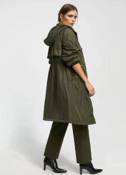 Anorak acolchado con capucha