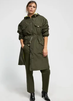 Anorak acolchado con capucha