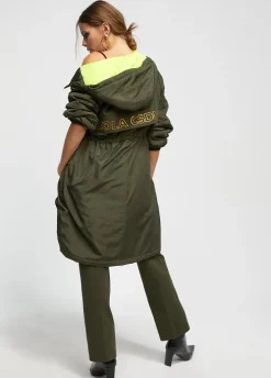 Anorak acolchado con capucha