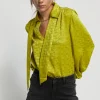 Blusa con lazo