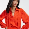 Blusa con lazo