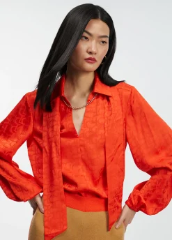 Blusa con lazo