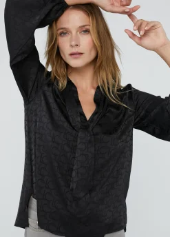 Blusa con lazo