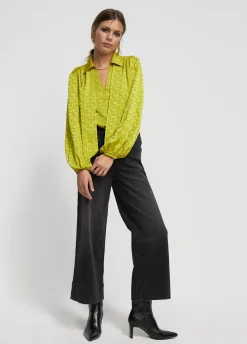 Blusa con lazo