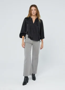 Blusa con lazo