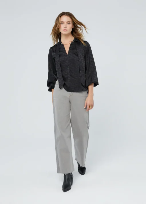 Blusa con lazo