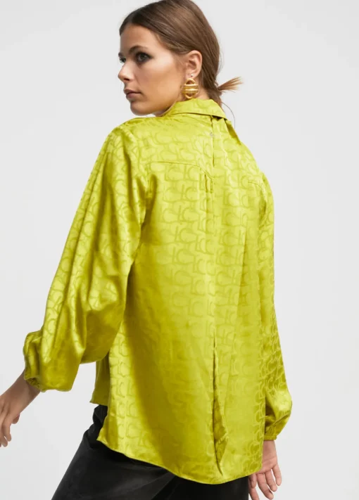 Blusa con lazo