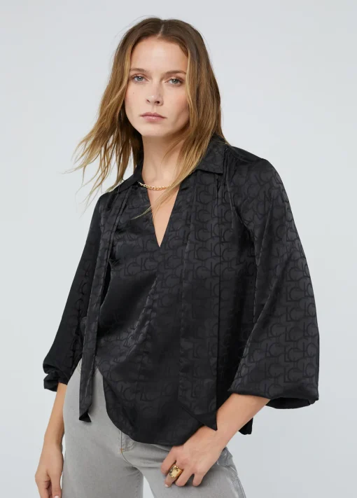 Blusa con lazo