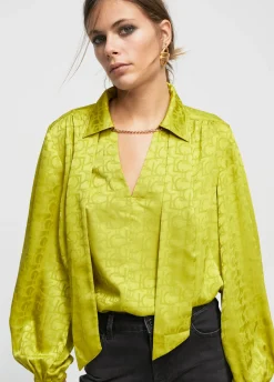 Blusa con lazo