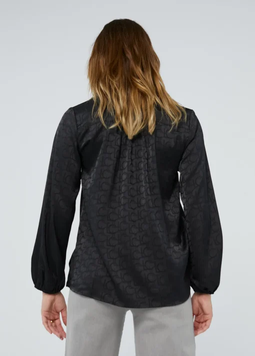Blusa con lazo