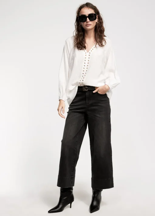 Blusa detalle eyelets