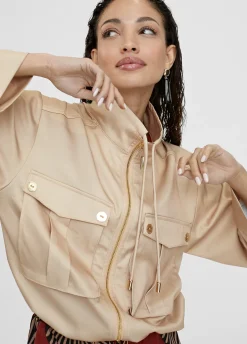 Bomber monocolor con bolsillos