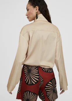 Bomber monocolor con bolsillos