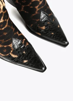 Bota cowboy leopardo |  COLECCIÓN LOLA | Lola Casademunt