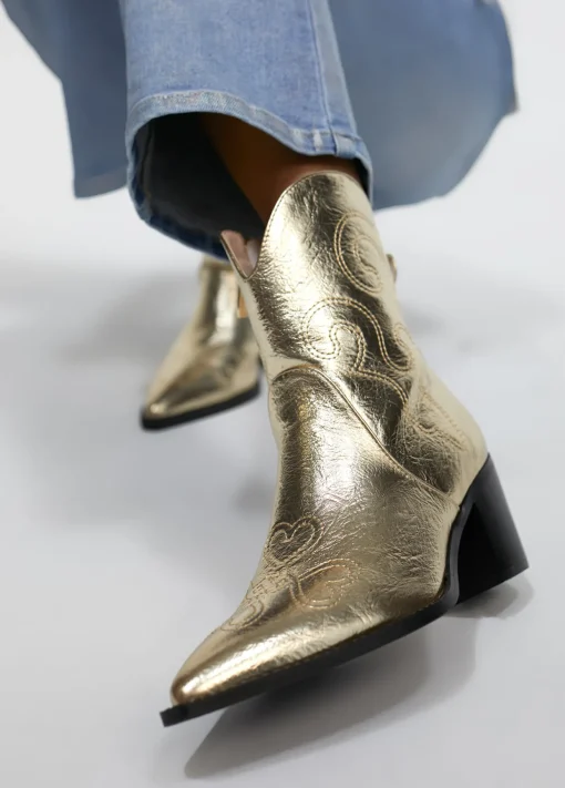 Botín estilo cowboy