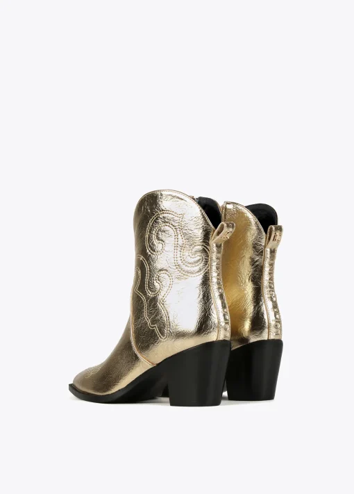 Botín estilo cowboy