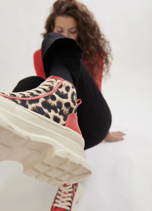 Botín plataforma estampado leopardo |  Calzado | Lola Casademunt