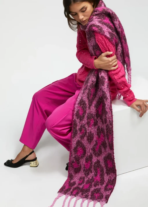 Bufanda animal print y flecos