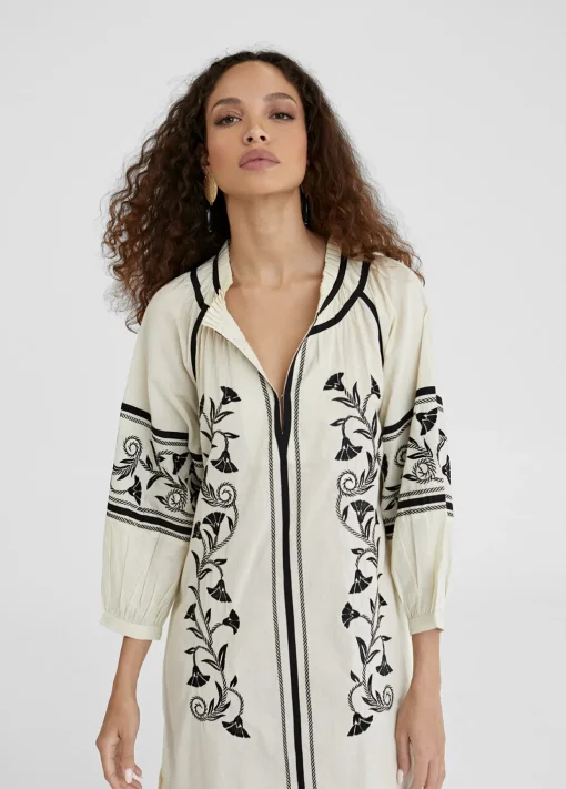 Caftan largo con bordado