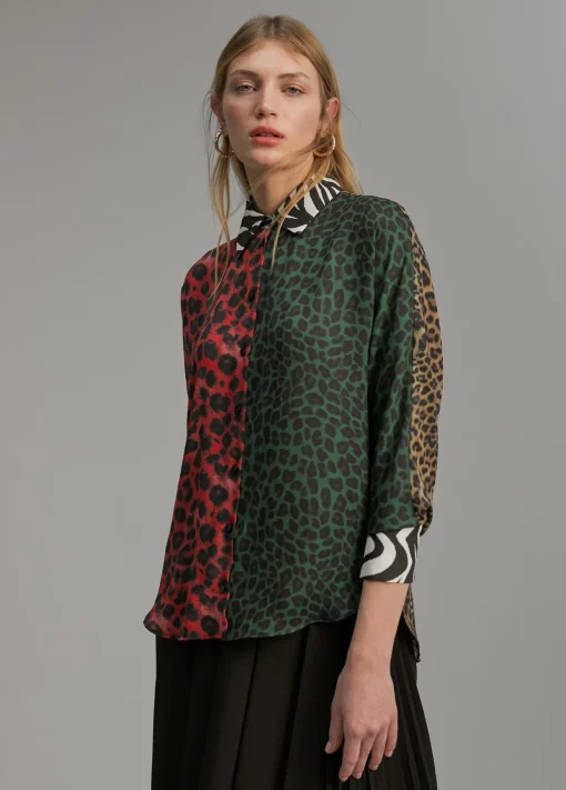 Camisa animal print combinada