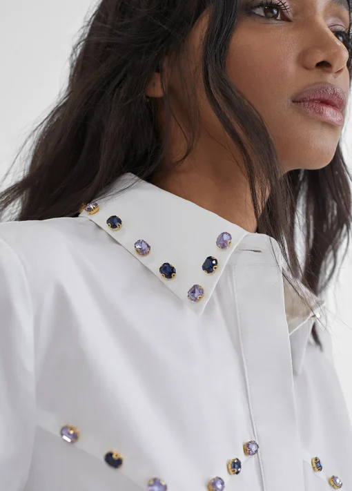 Camisa con detalle joyas
