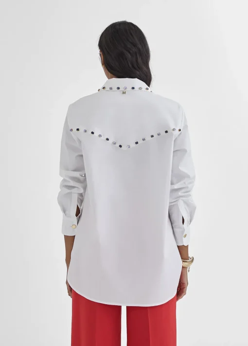 Camisa con detalle joyas