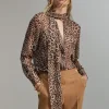 Camisa con lazada
