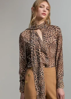 Camisa con lazada