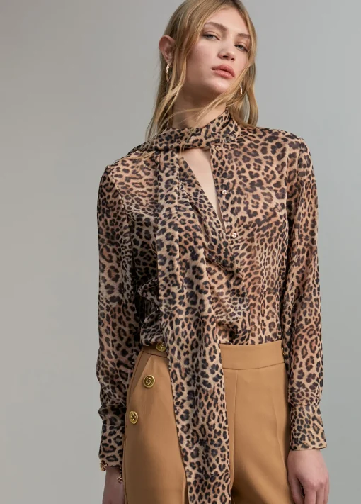 Camisa con lazada