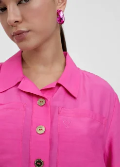 Camisa fluida con bolsillos