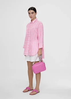 Camisa logomanía