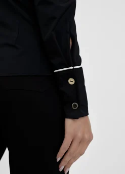 Camisa strech con vivo contraste