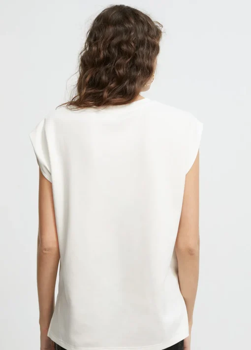 Camiseta detalle bordado
