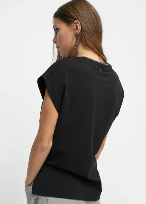 Camiseta detalle cadena
