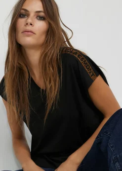 Camiseta detalle hombros