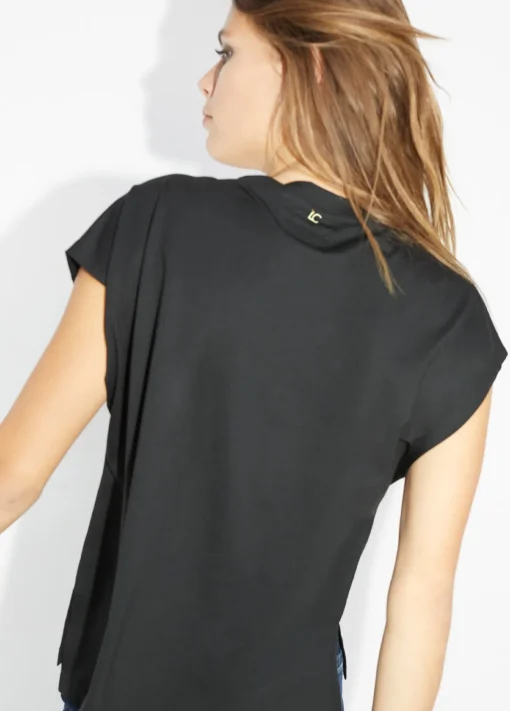 Camiseta detalle hombros