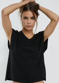 Camiseta detalle hombros