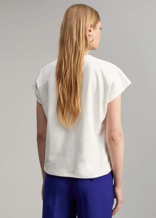 Camiseta detalle joyas