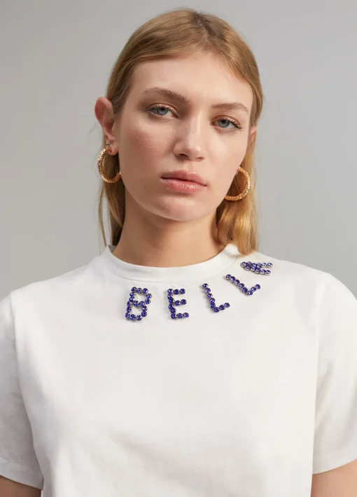 Camiseta detalle pedrería