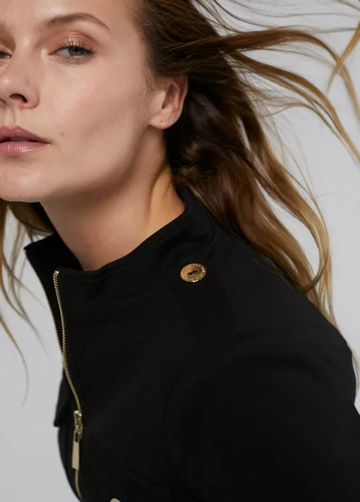Chaqueta con cremallera