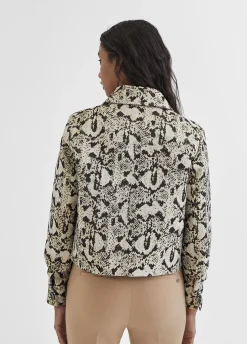 Chaqueta corta animal print