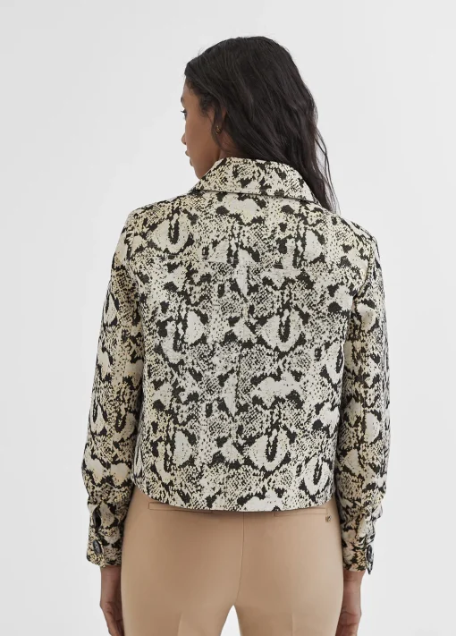 Chaqueta corta animal print
