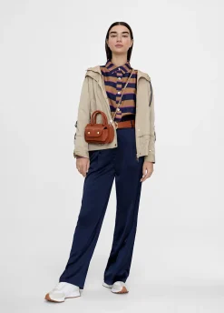 Chaqueta deportiva con capucha