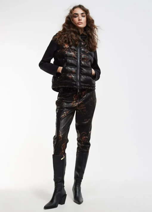 Chaqueta efecto escamas