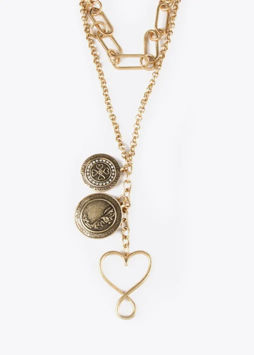 Collar doble con colgantes
