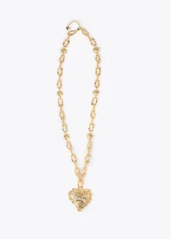 Collar dorado largo con corazón