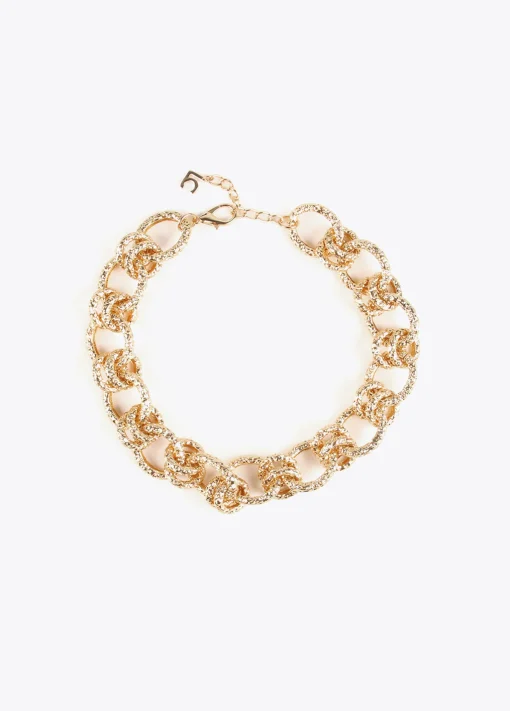 Collar gargantilla dorada con textura